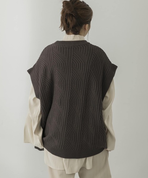 LAATO（ラート）の「PATTERN KNIT（ベスト・レディース・オフホワイト/ブラウン・FREE）」の10枚目の写真