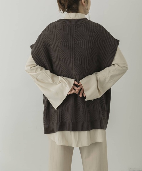 LAATO（ラート）の「PATTERN KNIT（ベスト・レディース・オフホワイト/ブラウン・FREE）」の11枚目の写真