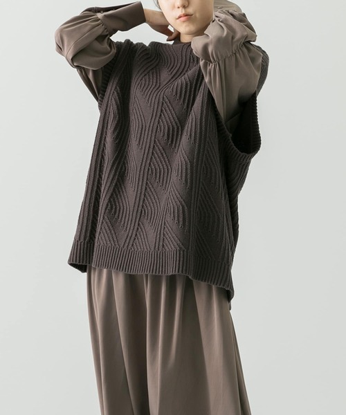 LAATO（ラート）の「PATTERN KNIT（ベスト・レディース・オフホワイト/ブラウン・FREE）」の15枚目の写真