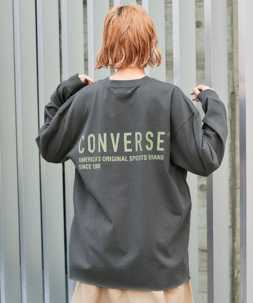 CONVERSE(コンバース)の「【CONVERSE】メローヘム バックプリントロンTee(Tシャツ/カットソー・レディース・ブラウン/チャコール/オフホワイト・M)」の3枚目の写真