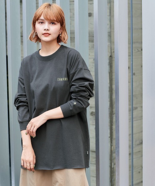CONVERSE(コンバース)の「【CONVERSE】メローヘム バックプリントロンTee(Tシャツ/カットソー・レディース・ブラウン/チャコール/オフホワイト・M)」の13枚目の写真
