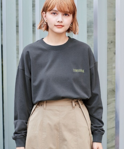 CONVERSE(コンバース)の「【CONVERSE】メローヘム バックプリントロンTee(Tシャツ/カットソー・レディース・ブラウン/チャコール/オフホワイト・M)」の17枚目の写真