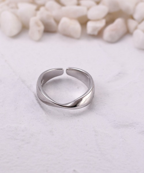 clarity blanc（クラリティーブラン）の「925シルバー デザイン リング フリーサイズ（リング・レディース・ゴールド/ゴールド系その他/C/E/シルバー系その他2/F/シルバー/D/H/シルバー系その他4/シルバー系その他/I/B/J/G/シルバー系その他3/K/A/その他/M/X/その他5/L/その他4/その他3/Q/T/P/W/S/O/その他2/R/Z/V/その他1/N/Y/U・FREE）」の5枚目の写真