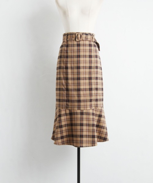 tocco closet（トッコ　クローゼット）の「ベルト付きチェック柄マーメイドスカート（スカート・レディース・ベージュ/ネイビー・M）」の4枚目の写真