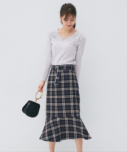 tocco closet（トッコ　クローゼット）の「ベルト付きチェック柄マーメイドスカート（スカート・レディース・ベージュ/ネイビー・M）」の12枚目の写真