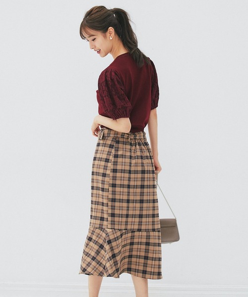 tocco closet（トッコ　クローゼット）の「ベルト付きチェック柄マーメイドスカート（スカート・レディース・ベージュ/ネイビー・M）」の3枚目の写真