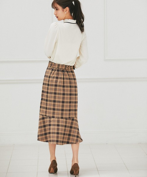 tocco closet（トッコ　クローゼット）の「ベルト付きチェック柄マーメイドスカート（スカート・レディース・ベージュ/ネイビー・M）」の22枚目の写真