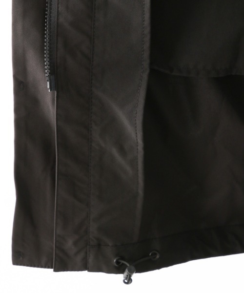 LOWRYS FARM（ローリーズファーム）の「ＧＥＲＲＹコラボマウンテンパーカー　239240（マウンテンパーカー・メンズ・ブラック/ブルー/カーキ・MEDIUM/LARGE）」の8枚目の写真