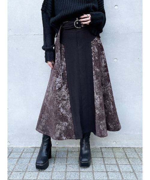 ENVYM（アンビー）の「サイドスウィッチングロングＳＫ（スカート・レディース・モカ/ブラック・FREE）」の2枚目の写真