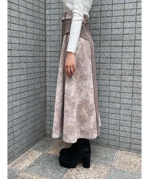 ENVYM（アンビー）の「サイドスウィッチングロングＳＫ（スカート・レディース・モカ/ブラック・FREE）」の10枚目の写真