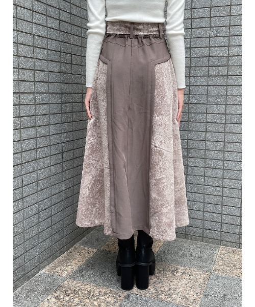 ENVYM（アンビー）の「サイドスウィッチングロングＳＫ（スカート・レディース・モカ/ブラック・FREE）」の14枚目の写真