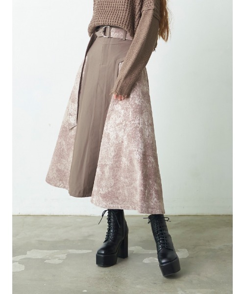 ENVYM（アンビー）の「サイドスウィッチングロングＳＫ（スカート・レディース・モカ/ブラック・FREE）」の12枚目の写真