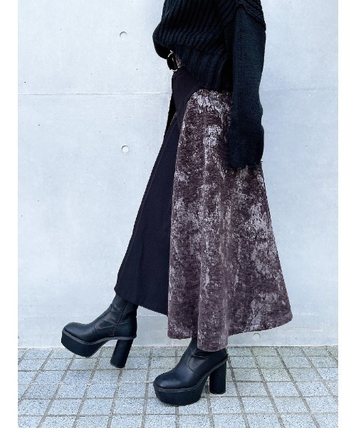 ENVYM（アンビー）の「サイドスウィッチングロングＳＫ（スカート・レディース・モカ/ブラック・FREE）」の9枚目の写真