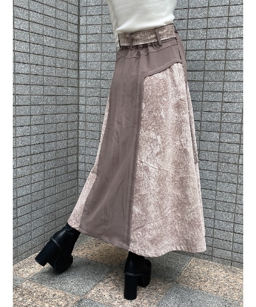 ENVYM（アンビー）の「サイドスウィッチングロングＳＫ（スカート・レディース・モカ/ブラック・FREE）」の7枚目の写真