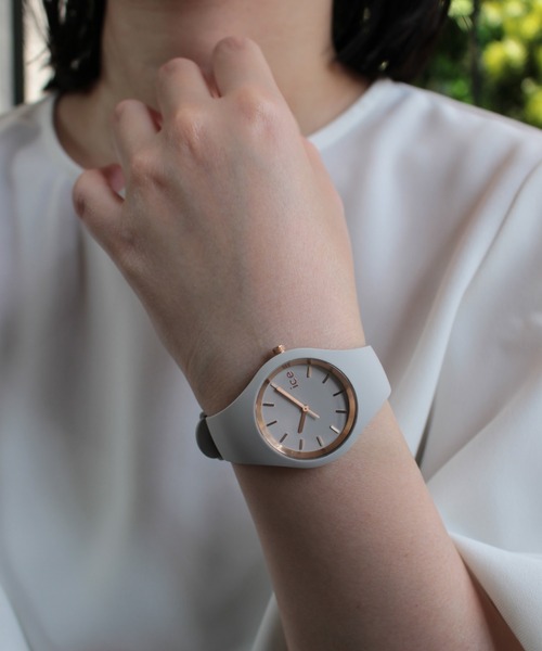 ICE WATCH(アイスウォッチ)の「「Ice-Watch アイスウォッチ」【ブランド累計54万本突破】 ICE glam brushed アイス グラムブラッシュド スモールサイズ 3Hands(アナログ腕時計・レディース・ローズ/ラベンダー/レンガ/ライトグレー/アイボリー/ライトグリーン/バイオレット・FREE/SMALL)」の8枚目の写真