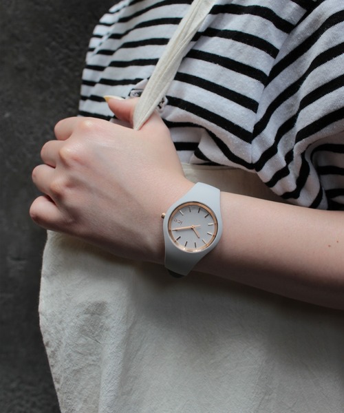 ICE WATCH(アイスウォッチ)の「「Ice-Watch アイスウォッチ」【ブランド累計54万本突破】 ICE glam brushed アイス グラムブラッシュド スモールサイズ 3Hands(アナログ腕時計・レディース・ローズ/ラベンダー/レンガ/ライトグレー/アイボリー/ライトグリーン/バイオレット・FREE/SMALL)」の10枚目の写真