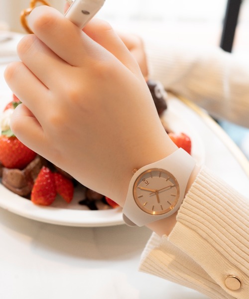 ICE WATCH(アイスウォッチ)の「「Ice-Watch アイスウォッチ」【ブランド累計54万本突破】 ICE glam brushed アイス グラムブラッシュド スモールサイズ 3Hands(アナログ腕時計・レディース・ローズ/ラベンダー/レンガ/ライトグレー/アイボリー/ライトグリーン/バイオレット・FREE/SMALL)」の13枚目の写真