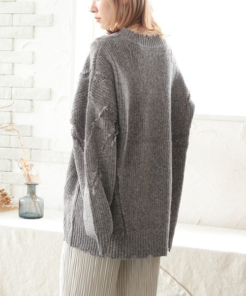 White Collection（ホワイトコレクション）の「2021AW　5GG　もちもちフリンジニット（ニット/セーター・レディース・チャコールグレー/アイボリー/モカ/ライトベージュ・FREE）」の7枚目の写真