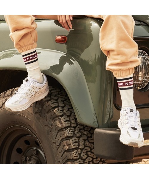 THE NORTH FACE(ザノースフェイス)の「THE NORTH FACE(ザ・ノースフェイス) / ライン ロゴ ソックス SOCKS MID(ソックス/靴下・メンズ・ブラック/ベージュ/イエロー/ホワイト/ブラック系その他/レッド/グリーン・M/L)」の2枚目の写真