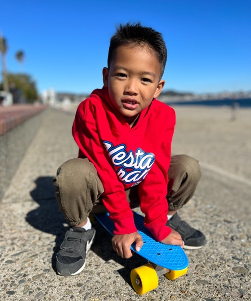 NESTA BRAND(ネスタブランド)の「NESTA KIDS(ネスタキッズ) / 筆記体ロゴパーカー(パーカー・キッズ・ベージュ/レッド・150/130/140/120)」の8枚目の写真