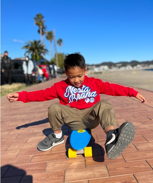 NESTA BRAND(ネスタブランド)の「NESTA KIDS(ネスタキッズ) / 筆記体ロゴパーカー(パーカー・キッズ・ベージュ/レッド・150/130/140/120)」の11枚目の写真