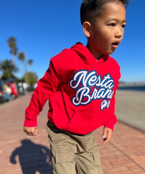NESTA BRAND(ネスタブランド)の「NESTA KIDS(ネスタキッズ) / 筆記体ロゴパーカー(パーカー・キッズ・ベージュ/レッド・150/130/140/120)」の16枚目の写真