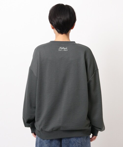 BASECONTROL(ベースコントロール)の「◆ビンテージ風 ドッグ刺繍 クルーネックスウェット トレーナー(スウェット・レディース・ブラック/アイボリー/ブルー系5・99)」の6枚目の写真