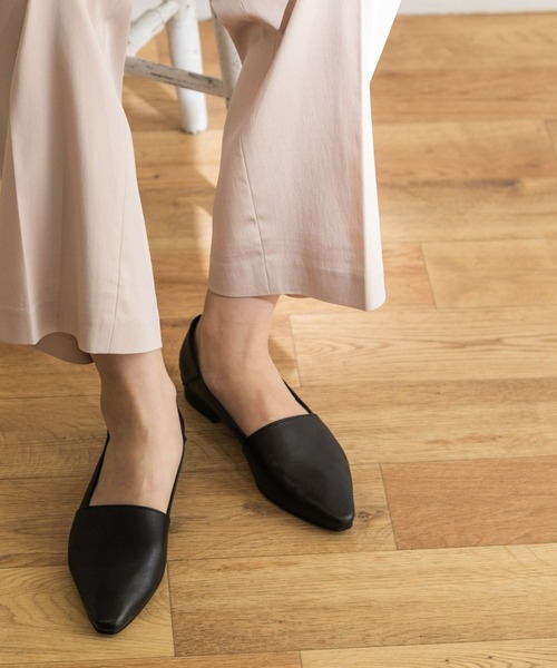 URBAN RESEARCH（アーバンリサーチ）の「レザーバブーシュ（その他シューズ・レディース・ブラック/ネイビー/イエロー系その他・36/37/38）」の2枚目の写真