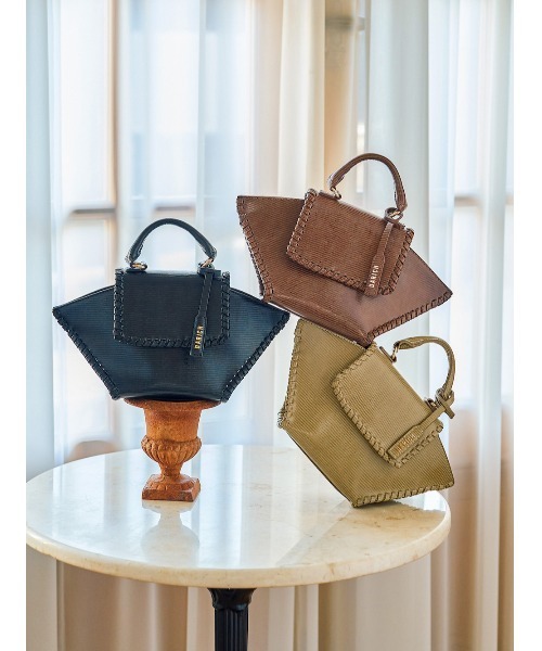 Darich(ダーリッチ)の「レースアップデザインバッグ(ショルダーバッグ・レディース・ブラック/ブラウン/オリーブ・FREE)」の2枚目の写真