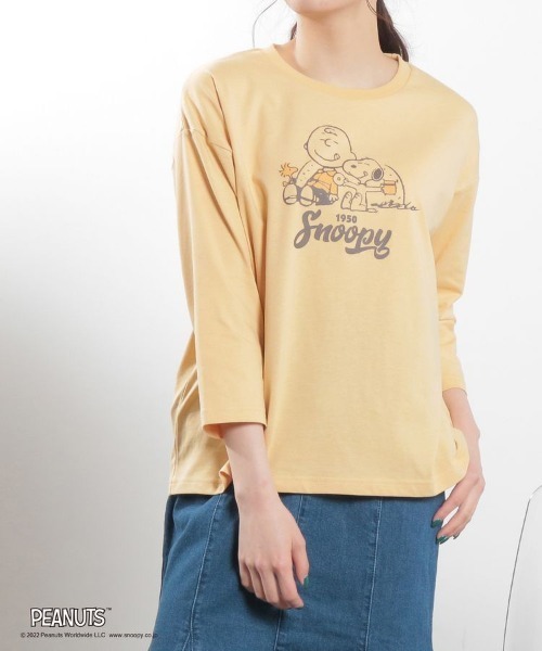 Honeys(ハニーズ)の「スヌーピー/Tシャツ(Tシャツ/カットソー・レディース・オフホワイト/イエロー/ブルー/ホワイト系その他/スミクロ・S/M/L)」の5枚目の写真