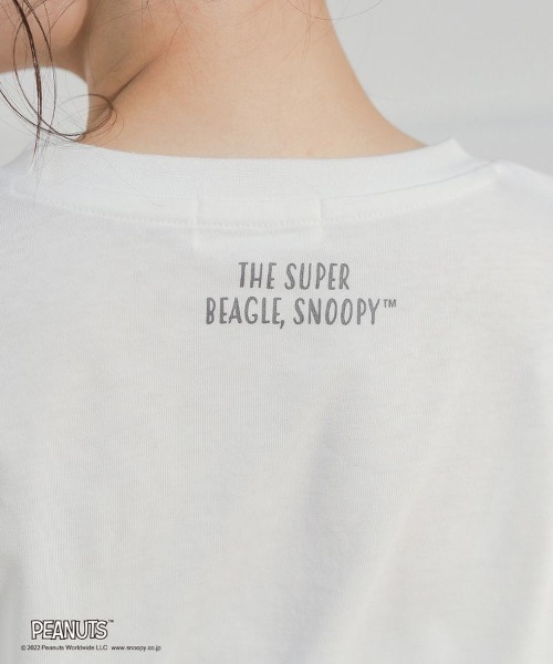 Honeys(ハニーズ)の「スヌーピー/Tシャツ(Tシャツ/カットソー・レディース・オフホワイト/イエロー/ブルー/ホワイト系その他/スミクロ・S/M/L)」の9枚目の写真