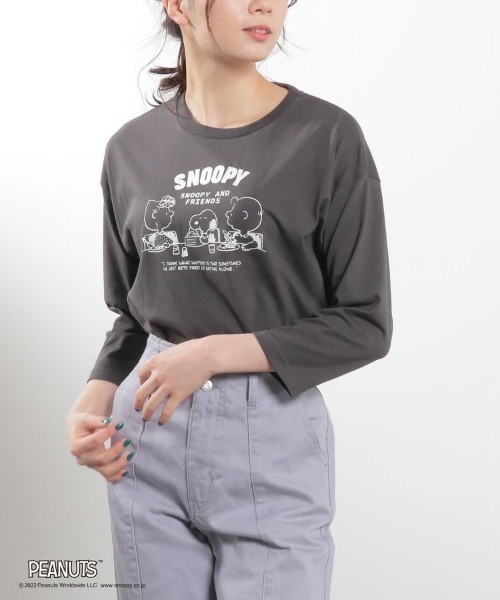 Honeys(ハニーズ)の「スヌーピー/Tシャツ(Tシャツ/カットソー・レディース・オフホワイト/イエロー/ブルー/ホワイト系その他/スミクロ・S/M/L)」の13枚目の写真