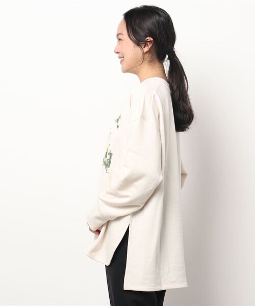 AZUL by moussy（アズールバイマウジー）の「MARBLE BOXPRINT SWEAT/マーブルボックスプリントスウェット（スウェット・レディース・オフホワイト/ライトベージュ・FREE）」の4枚目の写真