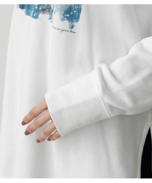 AZUL by moussy（アズールバイマウジー）の「MARBLE BOXPRINT SWEAT/マーブルボックスプリントスウェット（スウェット・レディース・オフホワイト/ライトベージュ・FREE）」の12枚目の写真