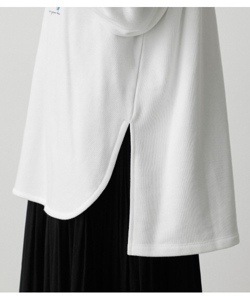 AZUL by moussy（アズールバイマウジー）の「MARBLE BOXPRINT SWEAT/マーブルボックスプリントスウェット（スウェット・レディース・オフホワイト/ライトベージュ・FREE）」の13枚目の写真