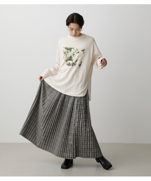 AZUL by moussy（アズールバイマウジー）の「MARBLE BOXPRINT SWEAT/マーブルボックスプリントスウェット（スウェット・レディース・オフホワイト/ライトベージュ・FREE）」の16枚目の写真