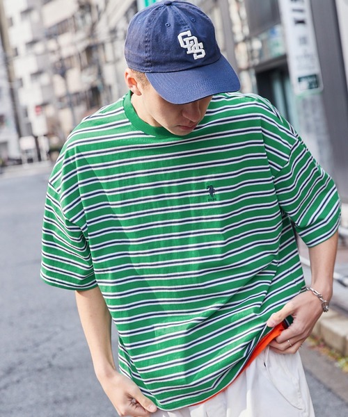 U.S. POLO ASSN.（ユーエスポロアッスン）の「U.S. POLO ASSN. /ユーエスポロアッスン 別注ワンポイント刺繍 ビッグシルエット マルチボーダーリンガーネック 半袖カットソー（Tシャツ/カットソー・メンズ・ホワイト/ホワイト×ブラック/ダークグリーン/ネイビー/ブルー/グリーン/ブラック×ホワイト/ピンク/ブラック系その他/ブラック/ブラウン・M/L）」の8枚目の写真