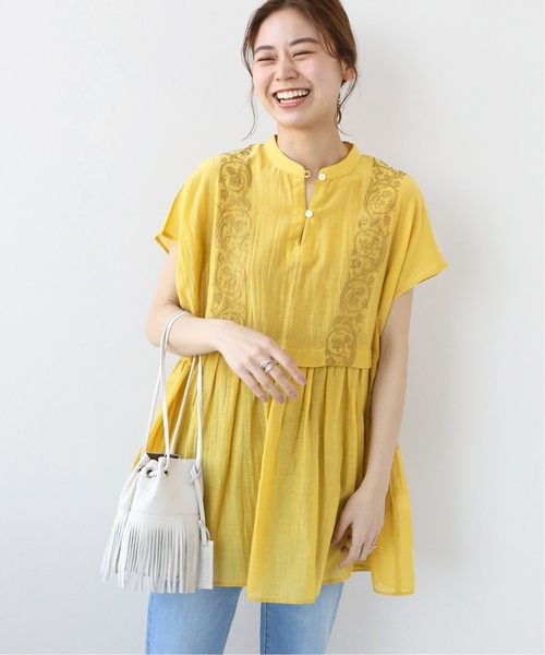 JOURNAL STANDARD relume(ジャーナルスタンダード レリューム)の「《追加》エンブロイダリーギャザーチュニックブラウス◆(シャツ/ブラウス・レディース・グレー/イエロー・FREE)」の1枚目の写真