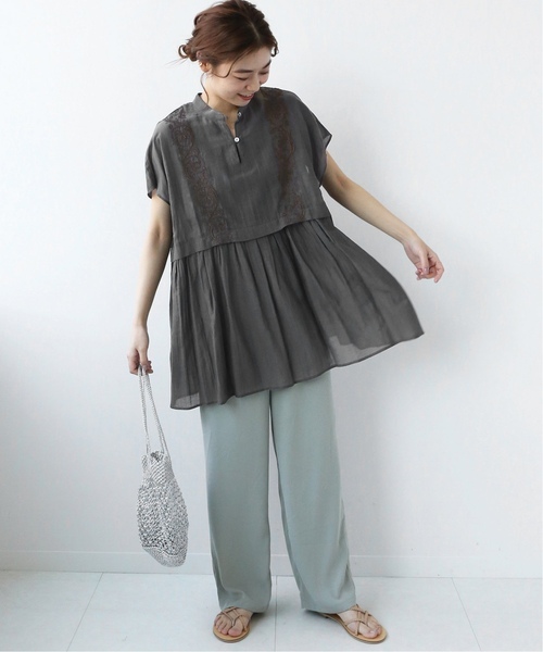JOURNAL STANDARD relume(ジャーナルスタンダード レリューム)の「《追加》エンブロイダリーギャザーチュニックブラウス◆(シャツ/ブラウス・レディース・グレー/イエロー・FREE)」の9枚目の写真