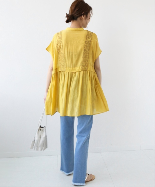 JOURNAL STANDARD relume(ジャーナルスタンダード レリューム)の「《追加》エンブロイダリーギャザーチュニックブラウス◆(シャツ/ブラウス・レディース・グレー/イエロー・FREE)」の13枚目の写真