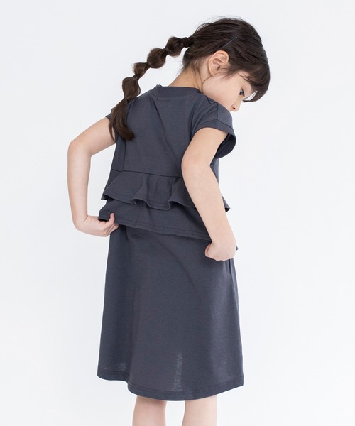 BRANSHES（ブランシェス）の「バック2段フリル半袖ワンピース（ワンピース・キッズ・ラベンダー/キャメル/チャコールグレー・150/100/130/120/90/140/110）」の5枚目の写真