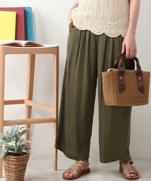 DRESKIP（ドレスキップ）の「◆【洗える/リラックス】サテンワイドイージーパンツ（その他パンツ・レディース・ライトグレー/ライトグリーン/ブラック系/ベージュ系その他/グレー系その他/ダークグリーン/カーキ・02/03/04）」の6枚目の写真