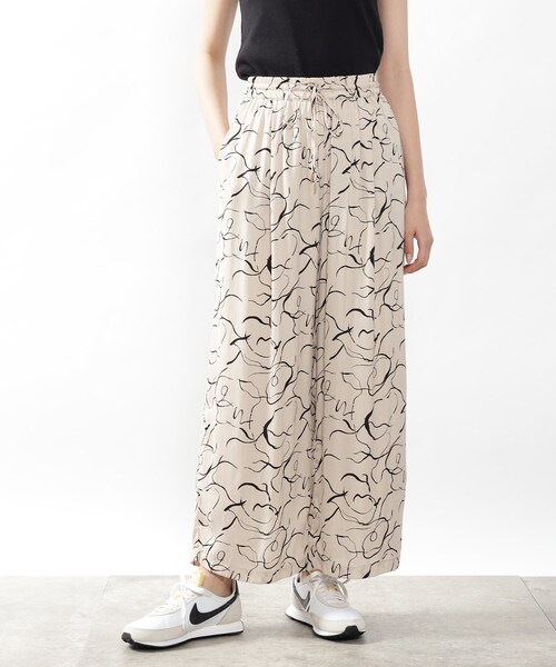 DRESKIP（ドレスキップ）の「◆【洗える/リラックス】サテンワイドイージーパンツ（その他パンツ・レディース・ライトグレー/ライトグリーン/ブラック系/ベージュ系その他/グレー系その他/ダークグリーン/カーキ・02/03/04）」の8枚目の写真