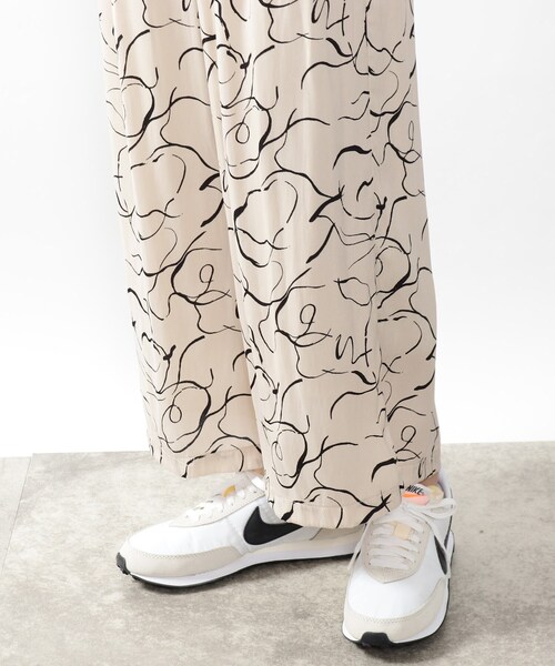 DRESKIP（ドレスキップ）の「◆【洗える/リラックス】サテンワイドイージーパンツ（その他パンツ・レディース・ライトグレー/ライトグリーン/ブラック系/ベージュ系その他/グレー系その他/ダークグリーン/カーキ・02/03/04）」の13枚目の写真