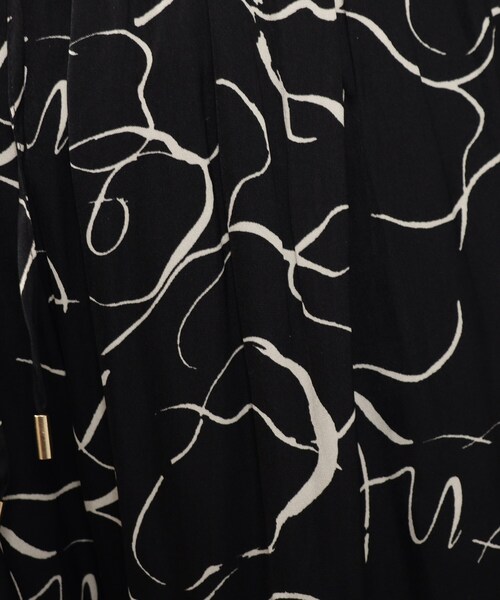 DRESKIP（ドレスキップ）の「◆【洗える/リラックス】サテンワイドイージーパンツ（その他パンツ・レディース・ライトグレー/ライトグリーン/ブラック系/ベージュ系その他/グレー系その他/ダークグリーン/カーキ・02/03/04）」の14枚目の写真