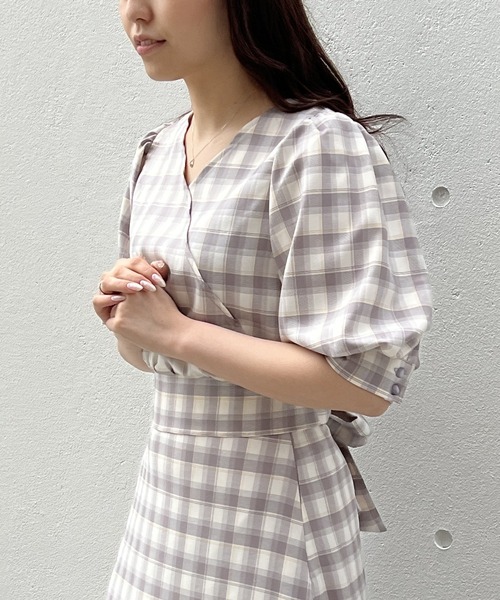 TORTE(トルテ)の「カシュクールリボンブラウス(シャツ/ブラウス・レディース・ホワイト/ブラック/ベージュ系その他/パープル系その他・FREE)」の1枚目の写真