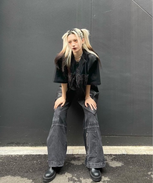 Never mind the XU / Chikashitsu+(ネバーマインド ザ エックスユー / チカシツプラス)の「【DIG YOUR OWN GRAVE/ディグユアオウングレイブ】baseball shirts/ベースボールシャツ 半袖シャツ ロゴシャツ フェイクレザーシャツ レザーシャツ(シャツ/ブラウス・メンズ・ブラック/ブラック×ホワイト/ホワイト/ホワイト×ブラック・01/02)」の18枚目の写真