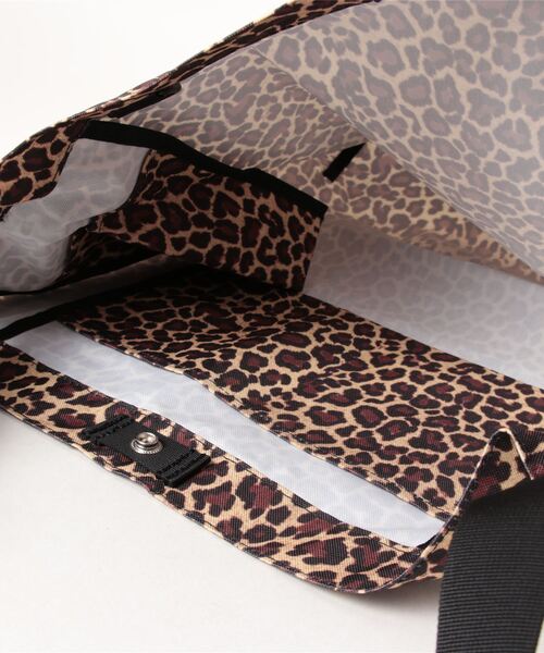 Drifter（ドリフター）の「PLAIN SHOULDER BAG／プレーンショルダーバッグ（ショルダーバッグ・レディース・ブラック/ダークブラウン/ネイビー/ブラック系その他/ホワイト系その他/レオパード/ベビーピンク/ライム/サックスブルー/バーガンディー・FREE）」の16枚目の写真