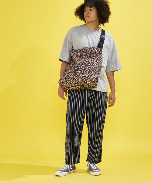 Drifter（ドリフター）の「PLAIN SHOULDER BAG／プレーンショルダーバッグ（ショルダーバッグ・レディース・ブラック/ダークブラウン/ネイビー/ブラック系その他/ホワイト系その他/レオパード/ベビーピンク/ライム/サックスブルー/バーガンディー・FREE）」の14枚目の写真