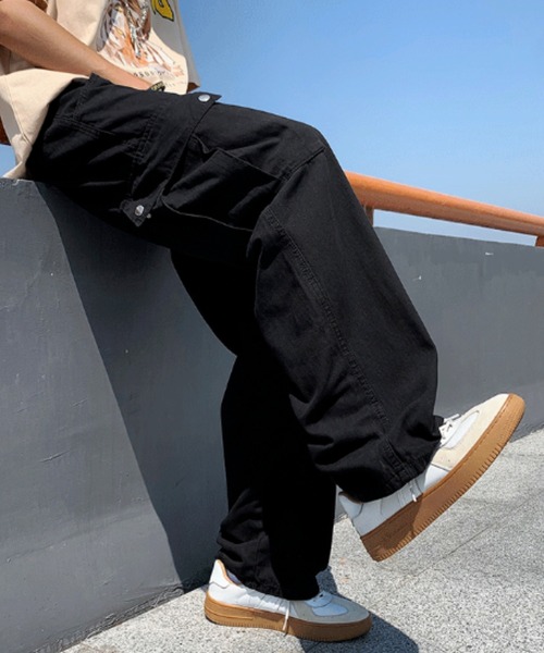 MGV(エムジーヴィー)の「ワイドストレートカーゴパンツ(カーゴパンツ・メンズ・ブラック/アイボリー・MEDIUM/LARGE/X-LARGE)」の8枚目の写真